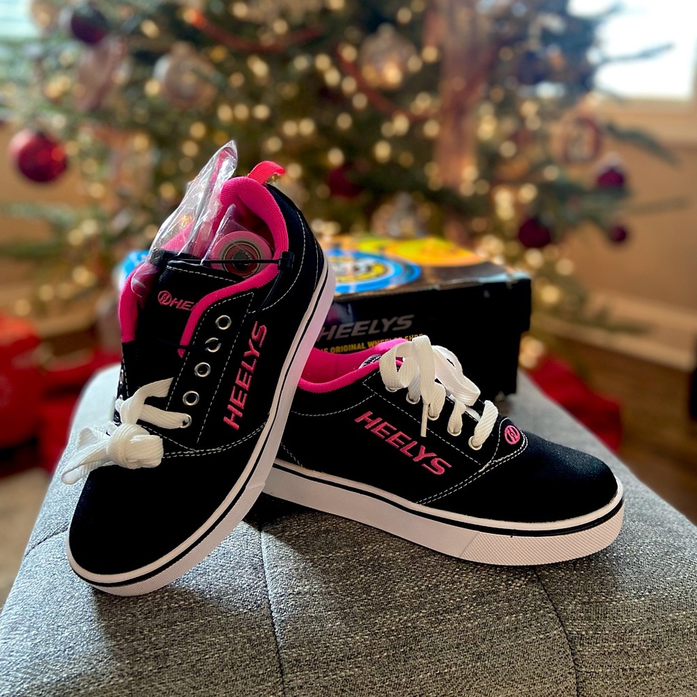 Heelys Black, White & Pink | NIB